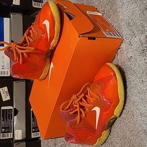 Lebron XI Fruity Pebbles sz 1Y